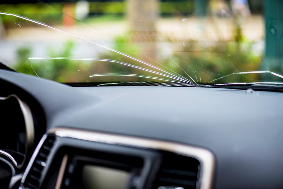 windscreen crack on a car